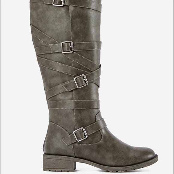 Size 6.5 woman’s boots - Picture 3 of 7